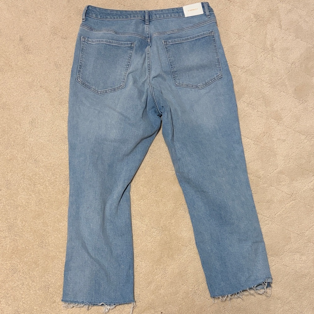 New Express Curvy Mom Jeans High Rise Distressed Light Blue Jeans Size 14 - Picture 3 of 3
